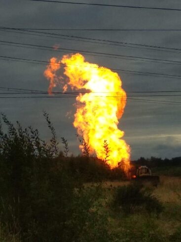 В Ивановской области из-за трактора загорелись газопровод и линии электропередач