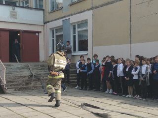 Учеников одной из школ экстренно эвакуировали в Ивановской области