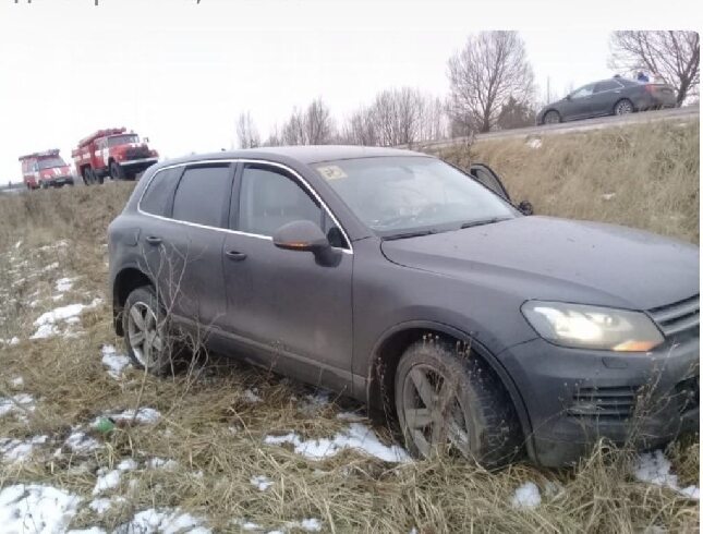 Автомобиль с двумя детьми вынесло на встречку на трассе Иваново-Ярославль