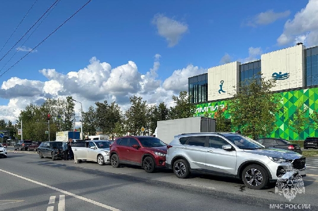 В сеть выложили фото с места ДТП паровозиком в Иванове