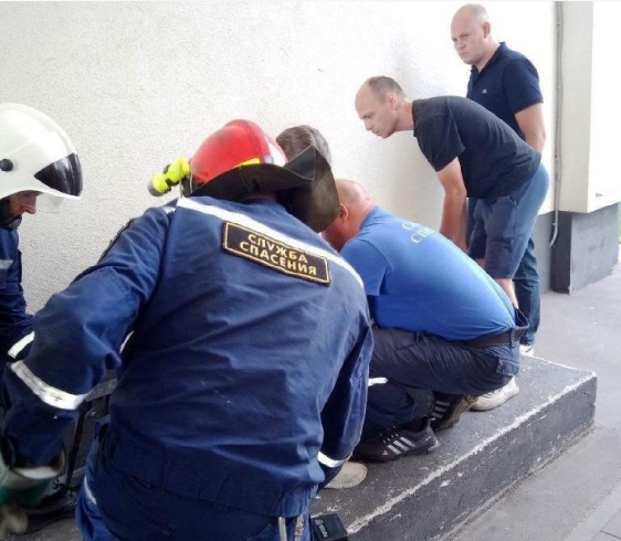 Ребёнок едва не потерял ногу в ивановском дворе