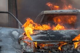 В Кохме сгорел 6-метровый автомобиль