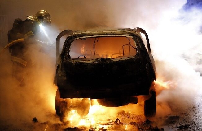 Очередной автомобиль спалили под ночь в Иванове