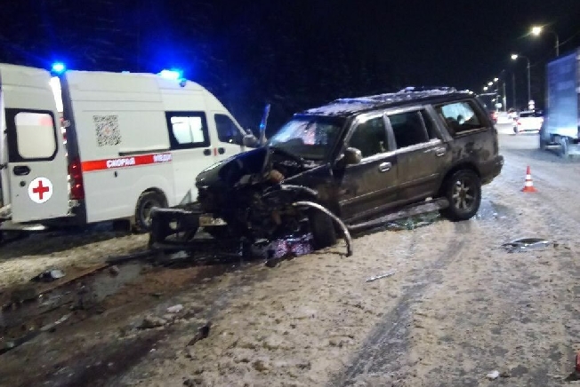  В Ивановской области женщину пришлось вырезать из авто после лобового удара