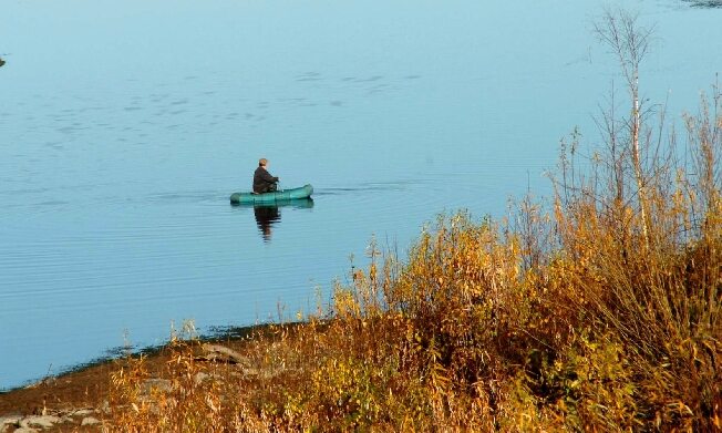 Запрет на лодке в беларуси. Рыбаки выловили трехглазую рыбу из озера.