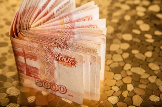 У пенсионерки из Иванова украли 250 000 рублей