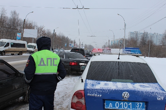 В Иванове массово тормозят автомобилистов