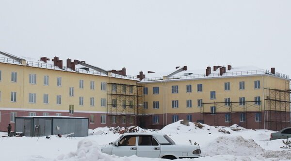 Приволжск новое. Новый дом у фабрики для переселенцев Высоковск фото. Проблемы новостроек города Приволжска. Фото Приволжск Ивановская область в снегу.