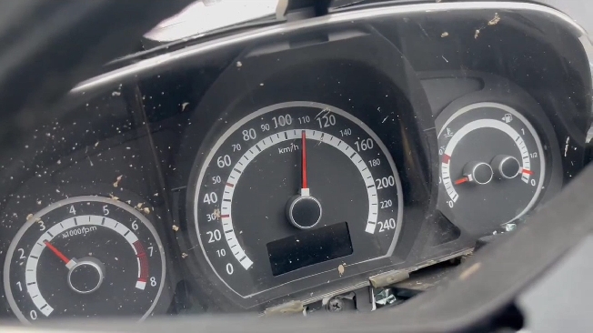 Жёстко влетевший в островок безопасности в Иванове автомобиль мчался со скоростью 110 км/ч