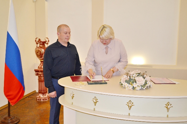 30 пар поженили 24.04.2024 в Ивановской области