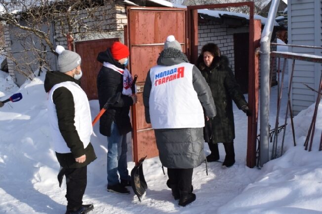 Пожилым ивановцам помогут убрать снег в частном секторе