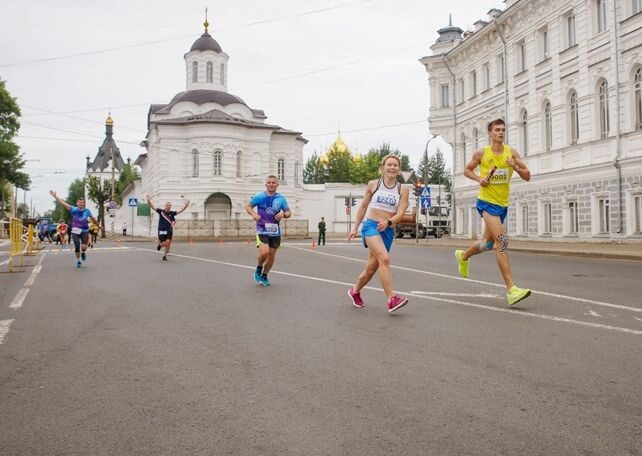 Движение иваново сегодня. Фото 1 мая 2024 Иваново забеги красный Рубин.