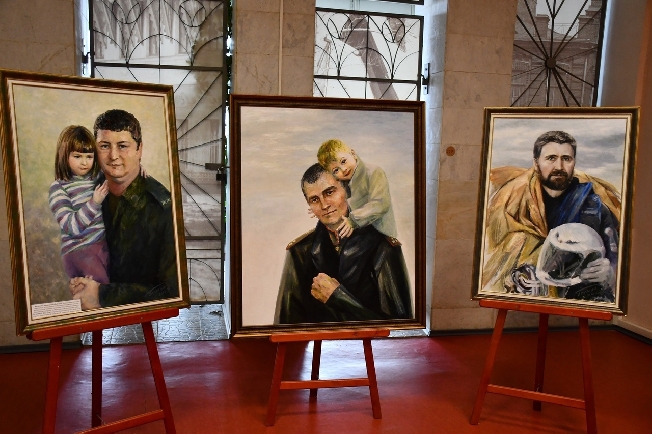 В Иванове работает посвящённая СВО выставка «Мой герой»