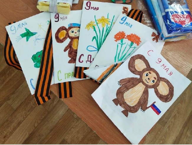 В честь Дня Победы ивановские школьники подготовили письма и открытки для участников СВО