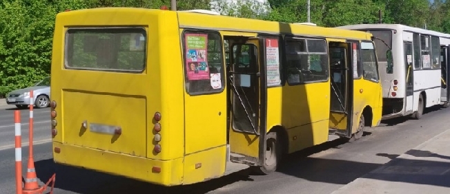 Жёсткое ДТП с двумя автобусами произошло в Иванове: есть пострадавшие
