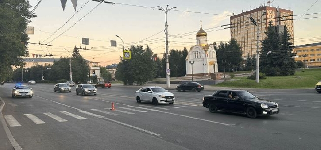 На переходе в центре Иванова сбили девушку