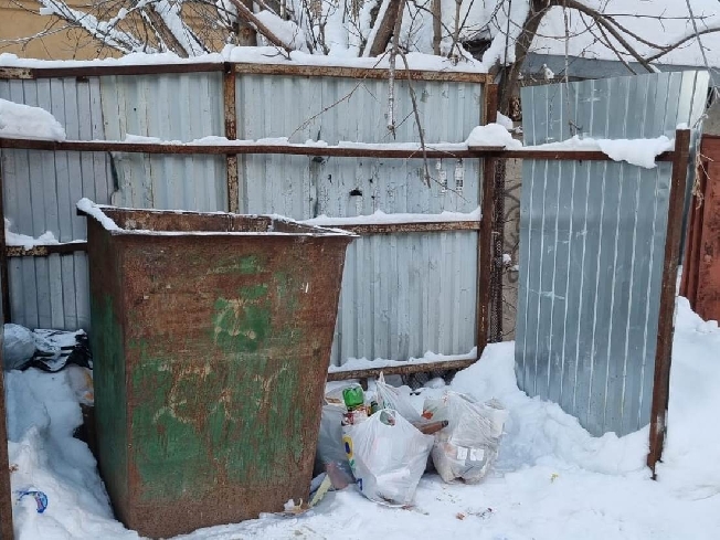 За выходные ивановцы 15 раз жаловались в мэрию на навалы мусора на контейнерных площадках
