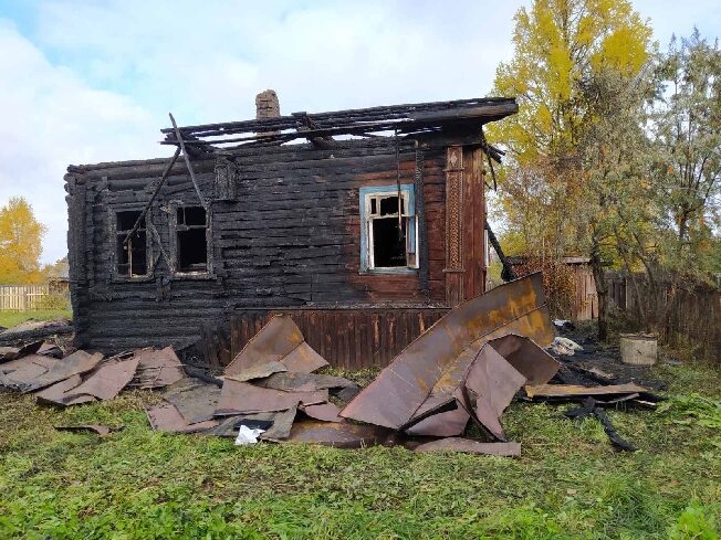 Ещё один жилой дом сгорел в Ивановской области