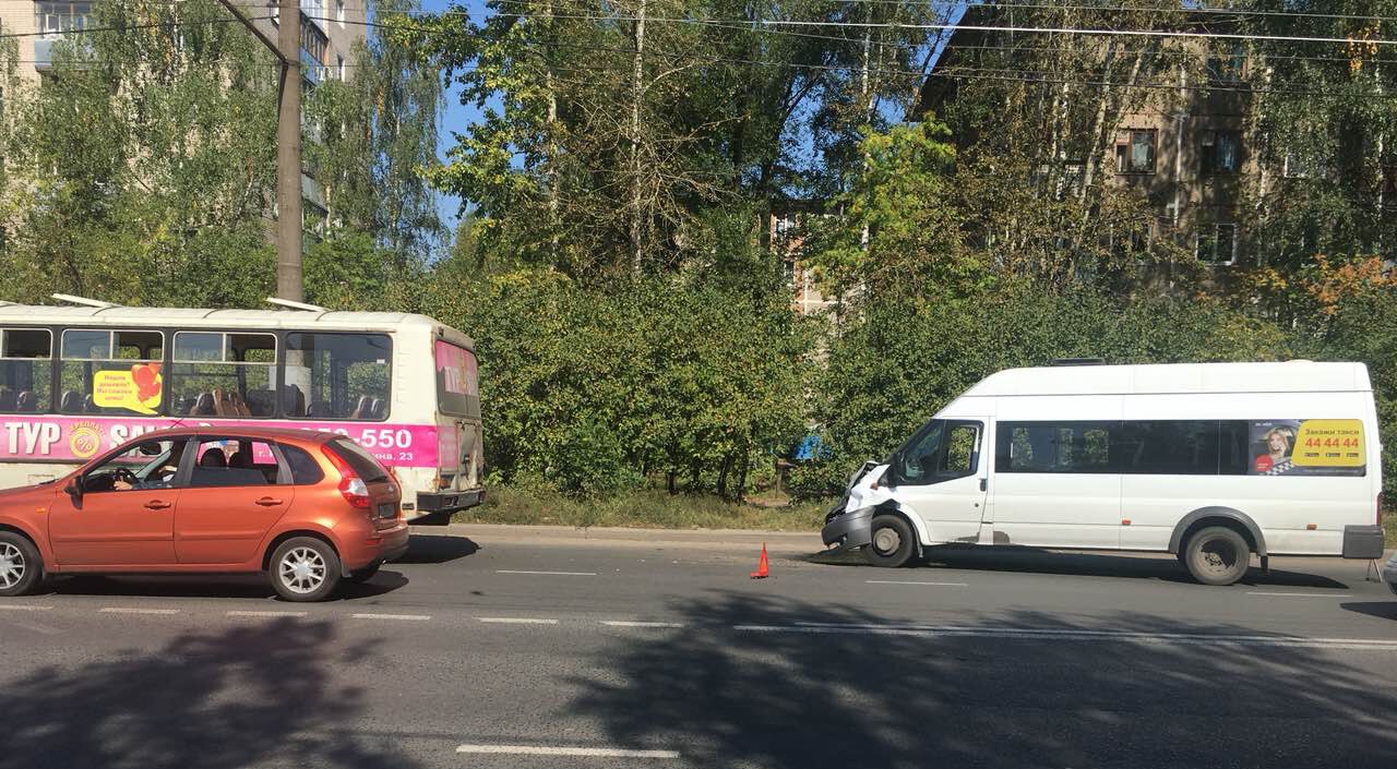 Маршрутки иваново. 2 Автобус Иваново. Маршрутки Иваново Форд. Маршрутка Иваново 28. Маршрут 28 Иваново.