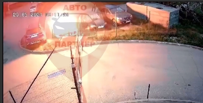 Соцмедиа опубликовали видео поджога трёх автомобилей в Иванове