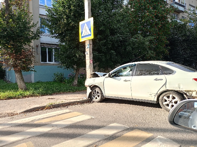 Три автомобиля столкнулись в центре Иванова