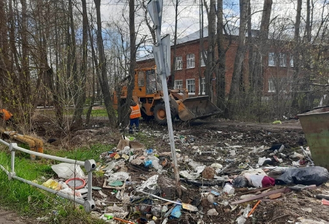 На кинешемских улицах накопилось больше 600 кубометров мусора