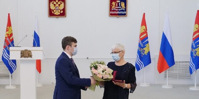Станислав Воскресенский наградил 11 медработников Ивановской области за вклад в борьбу с коронавирусом