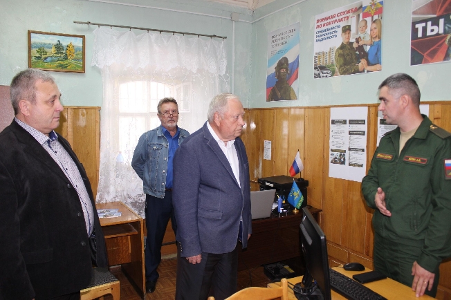 Глава Кинешмы Ступин посетил пункт отбора на военную службу по контракту  