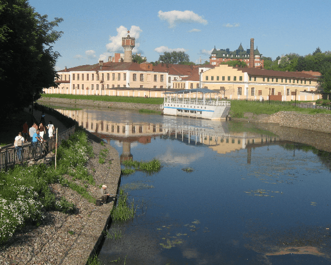 Алик уводи