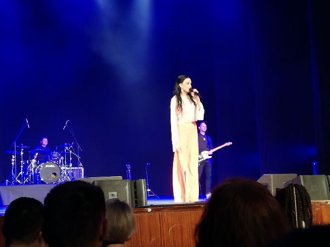 Певица Марина Бриз зарядила ивановцев счастьем и позитивом