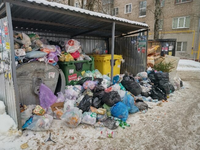 За 2 недели ивановцы 412 раз пожаловались на некачественный вывоз мусора