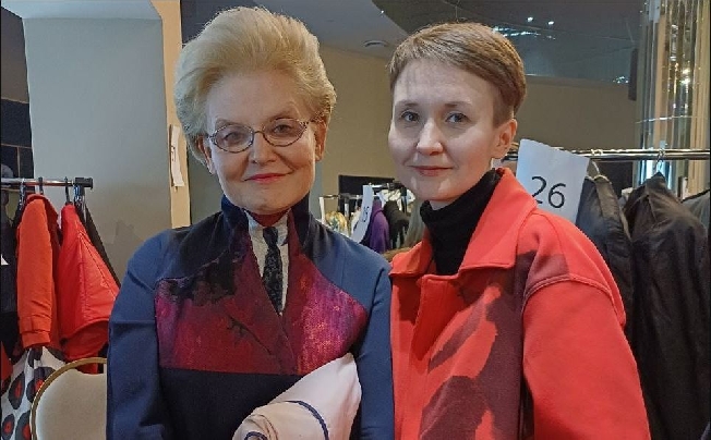 Телеведущая Елена Малышева выкупит коллекцию нарядов от ивановского дизайнера