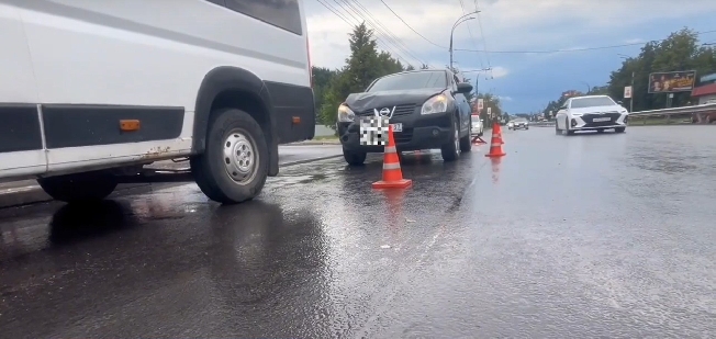 У автовокзала в Иванове пьяный автомобилист протаранил автобус