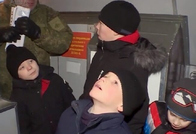 Тейковские ракетчики подарили ивановскому сироте поездку на «Ярсе»