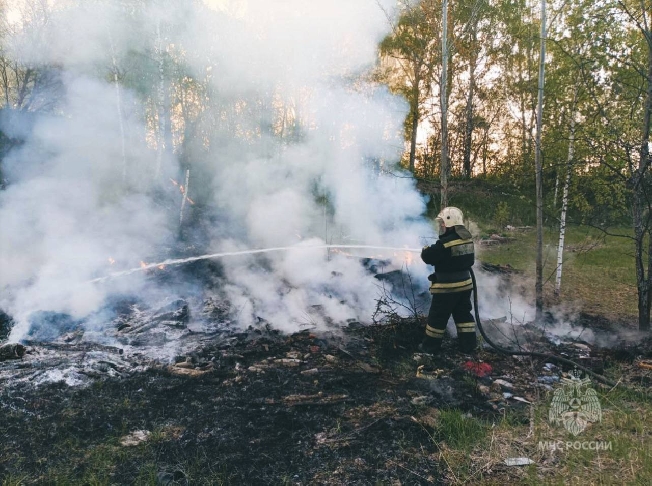 15 мая в Ивановской области сгорела огромная площадь травы