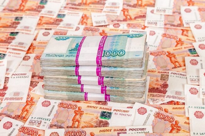 Почти 1,5 миллиона рублей подарил житель Ивановской области аферистам-брокерам 