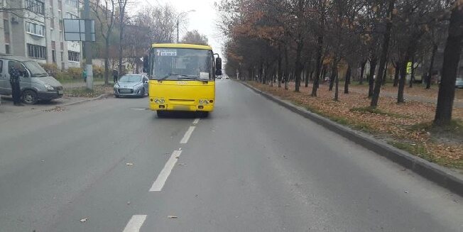 Пешеход в Иванове попал под автобус и скрылся с места аварии