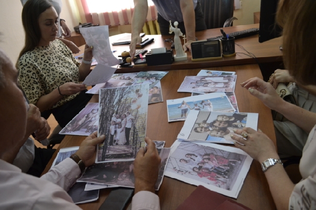 На городских видеоэкранах разместят фотографии ивановских семей 