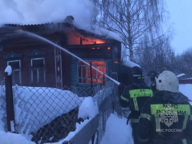 Тело женщины вытащили из-под обломков дома в Ивановской области