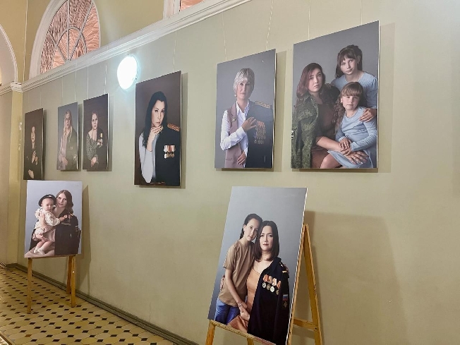 В Ивановской области открыли уникальную выставку фотопроекта «Жена Героя» 