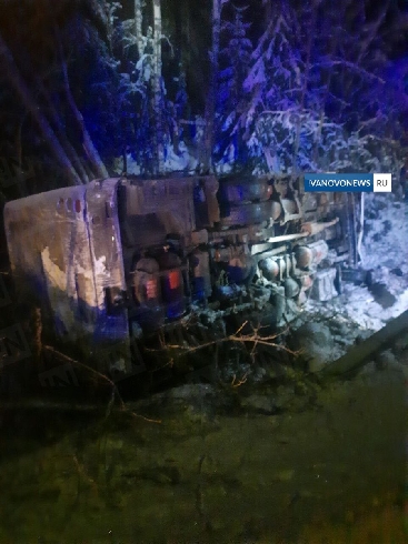 В Ивановской области перевернулся автобус