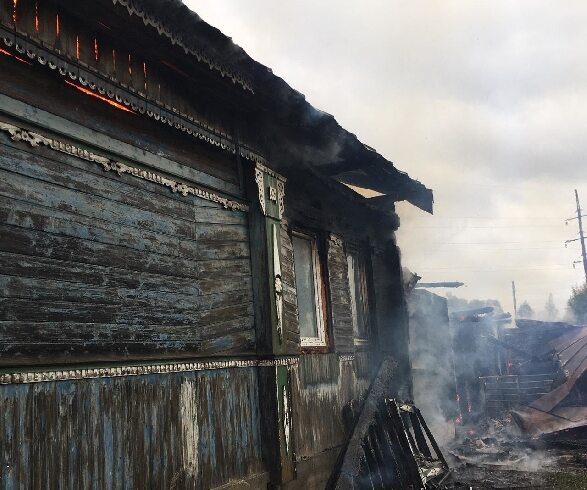 Частный жилой дом горел на окраине Иванова