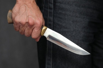 В Иванове мужчина в ссоре 2 раза ударил приятеля сестры ножом в грудь