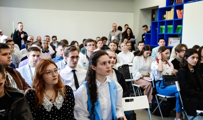 Ивановских студентов наградили за лучшие IT-проекты для нового кампуса БИМ