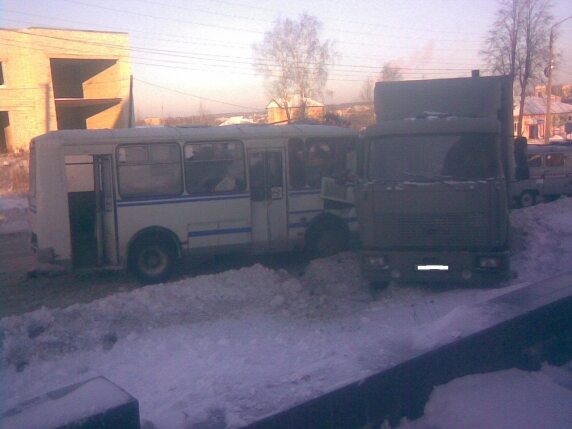 Расписание автобусов тейково ильинское хованское. Тейковский автобус. ДТП пожарная машина и автобус Тейково. Г Вичуга ЧП пассажирский автобус.
