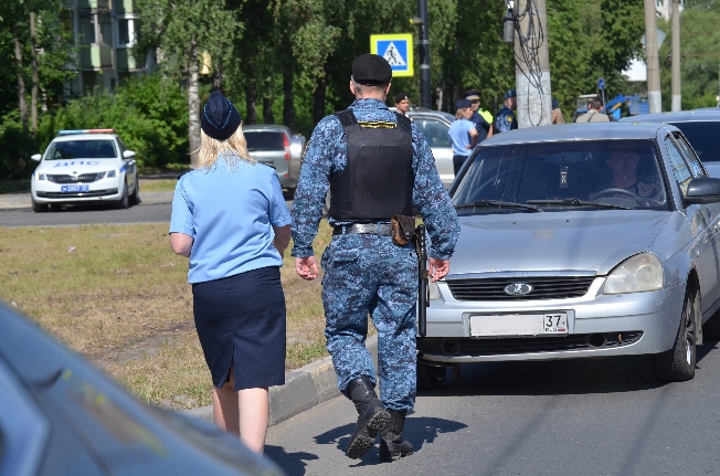 Автомобили 11 жителей Ивановской области на 8 млн рублей арестовали судебные приставы