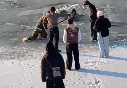 В Иванове вирусится видео спасения тонущей девушки 