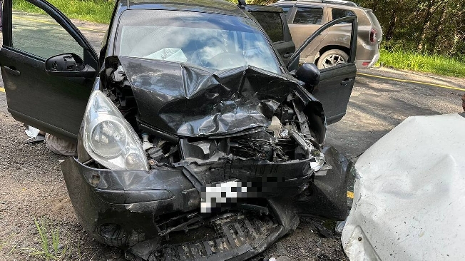 В социальные сети выложили фото жёсткого лобового ДТП с пострадавшей ивановской семьёй   