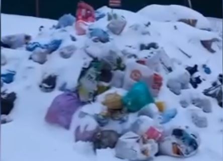 В Иванове образовались навалы мусора 3-метровой высоты