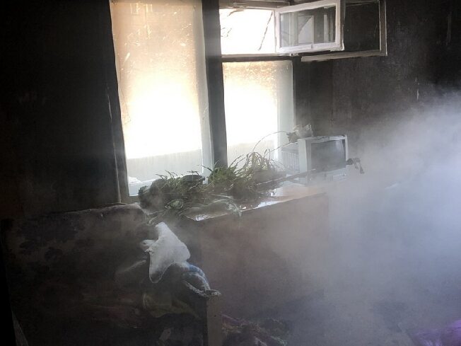 Женщина выпрыгнула в окно на пожаре в Ивановской области